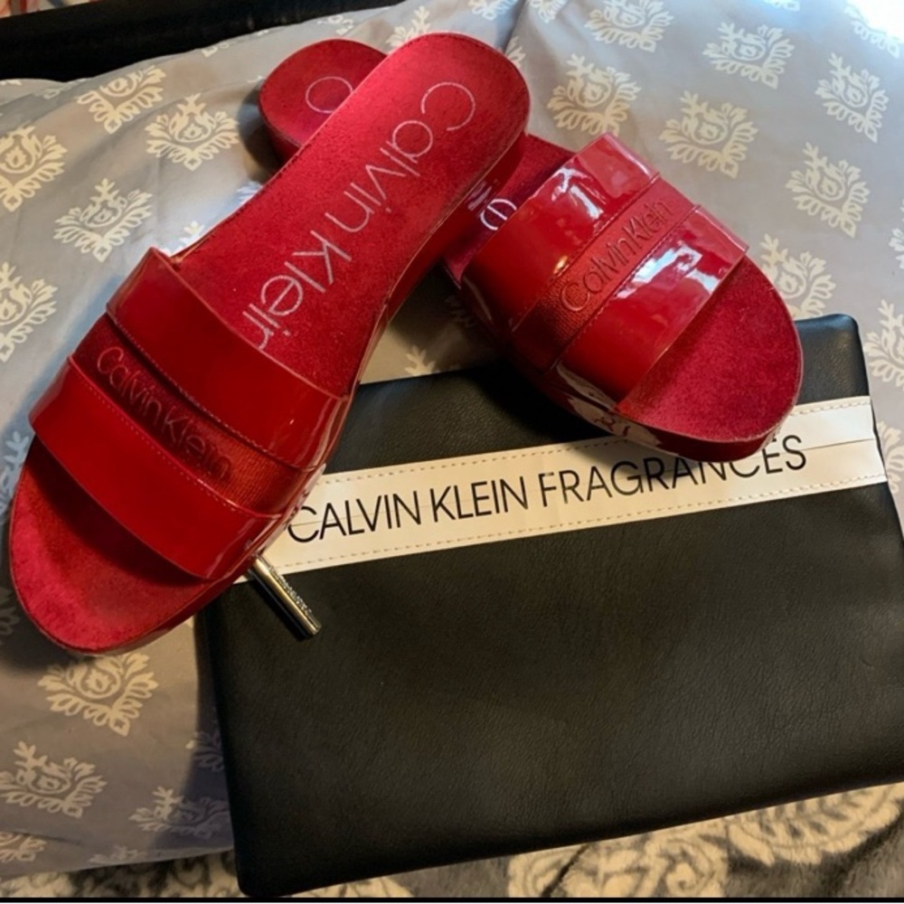 Calvin Klein Sandals sz 6-6.5  w/ multi purpose pouch